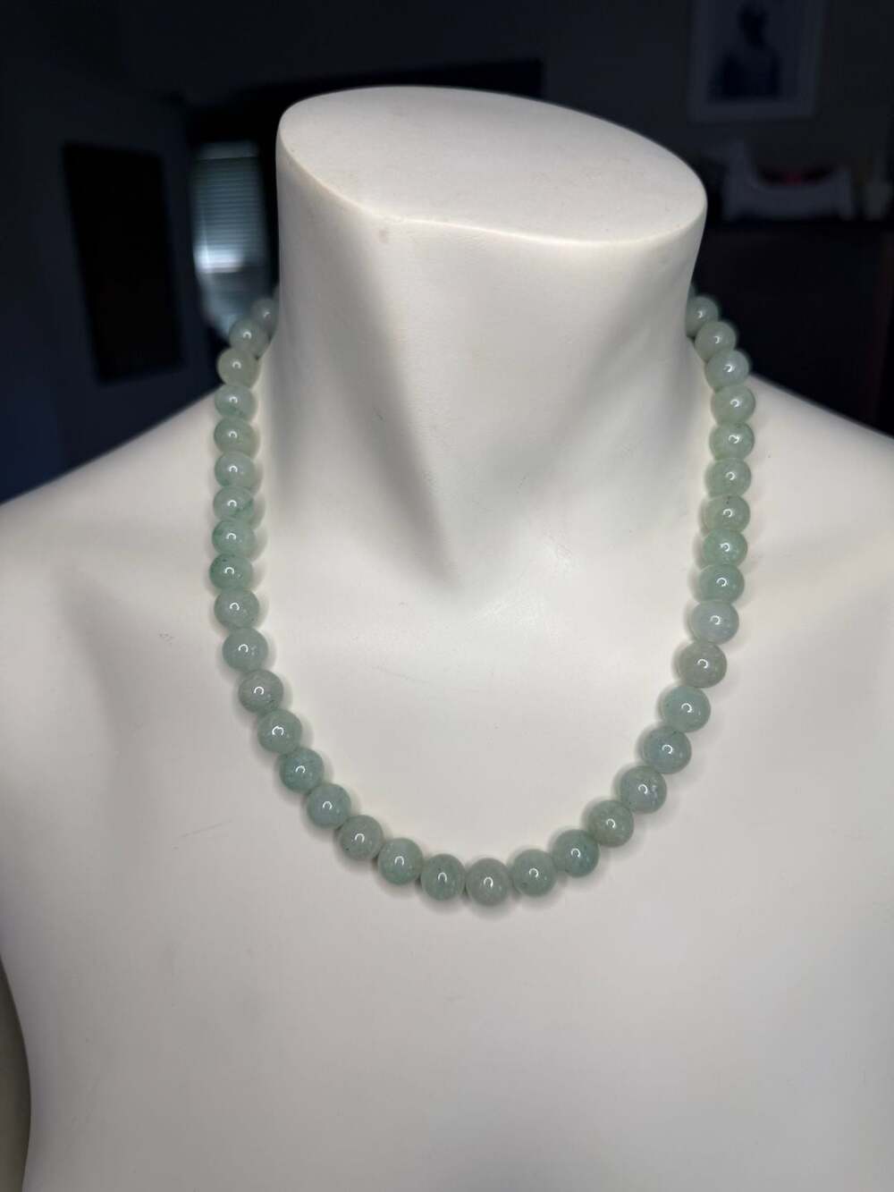 Light Green Moss-in-Snow Jadeite Bead Necklace with Silver-Tone Barrel Clasp
